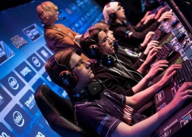 更是源于内 更是源于内