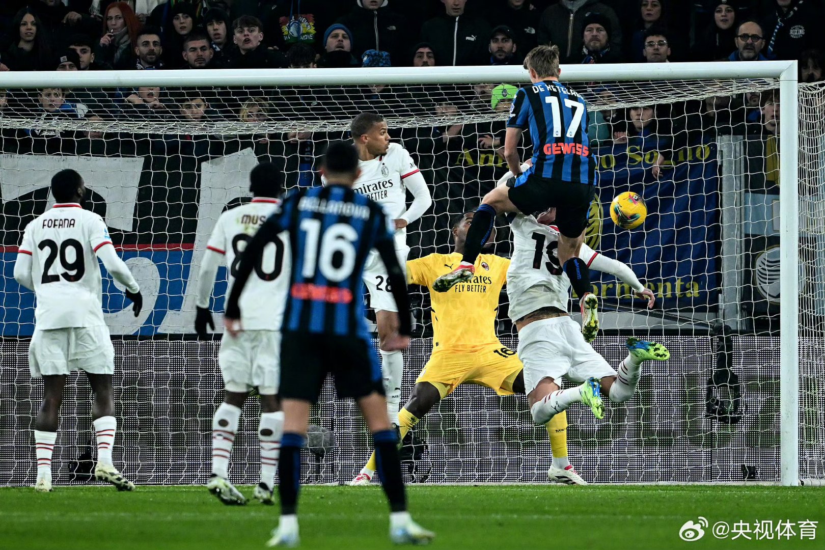 的足球赛场 的足球赛场