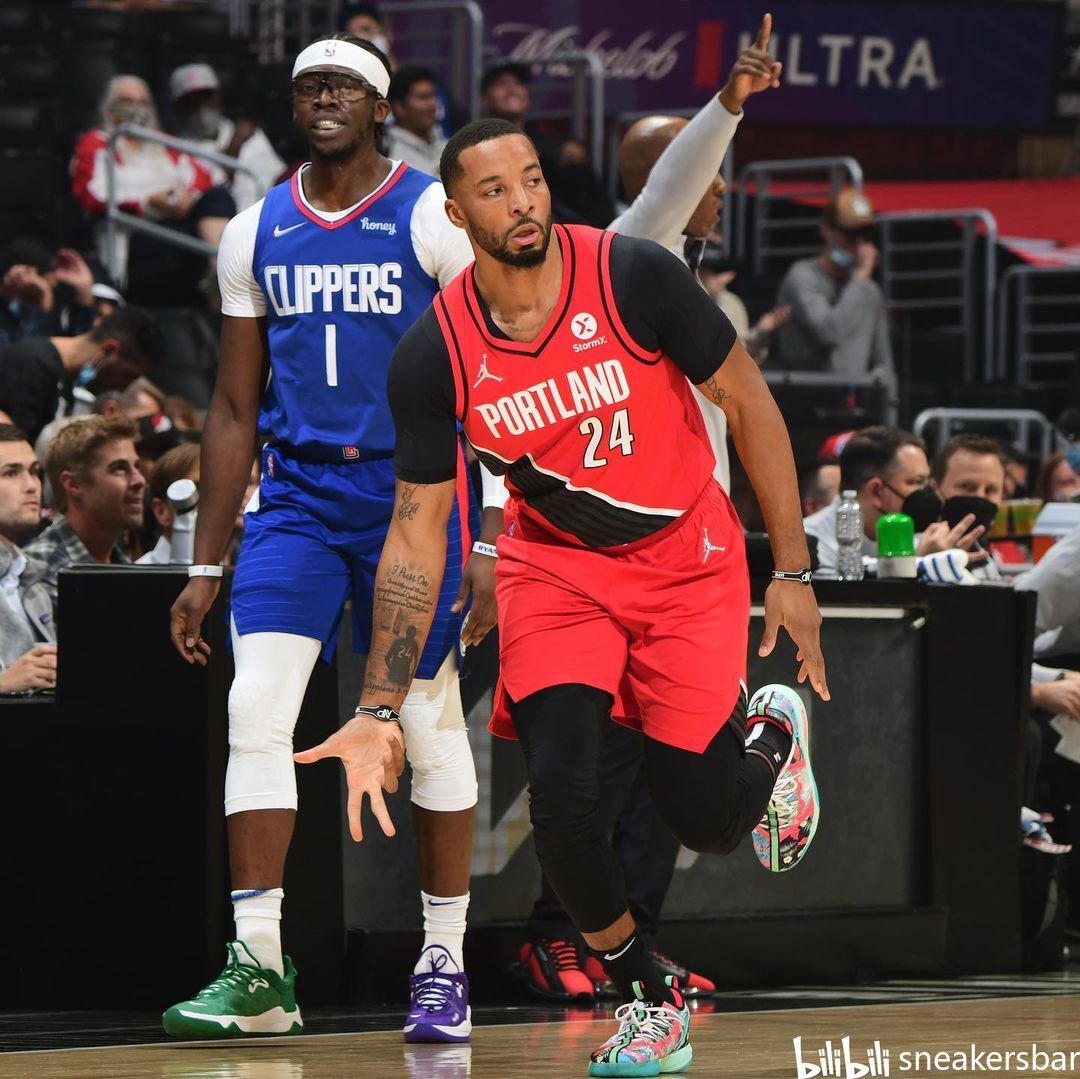 球员代表各 球员代表各