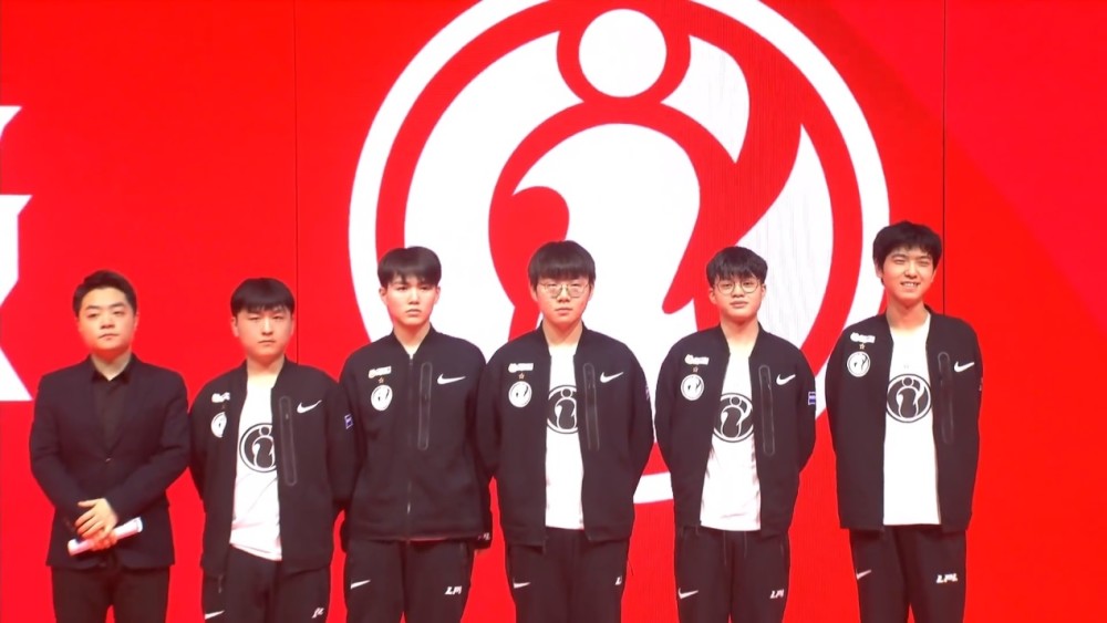 高舞台的踏 高舞台的踏